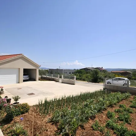 With A Parking Space Plano, - 11649 Трогир