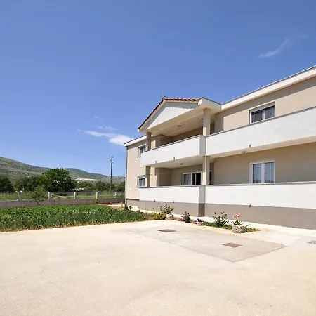 With A Parking Space Plano, - 11649 Apartamento *